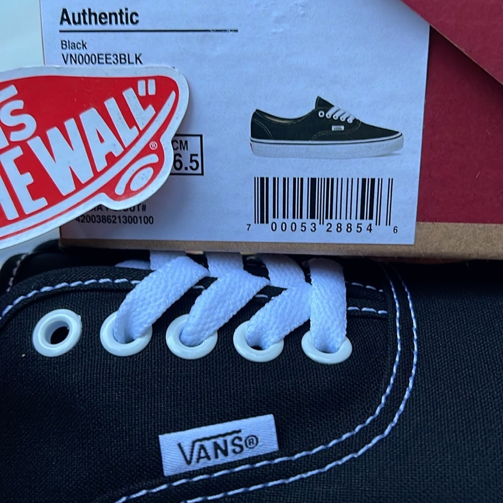 Vans Men’s Authentic Black
VN000EE3BLK
Sneakers - Picture 14 of 16